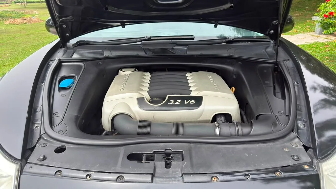 Porsche Cayenne Tiptronic — photo 8 of 25