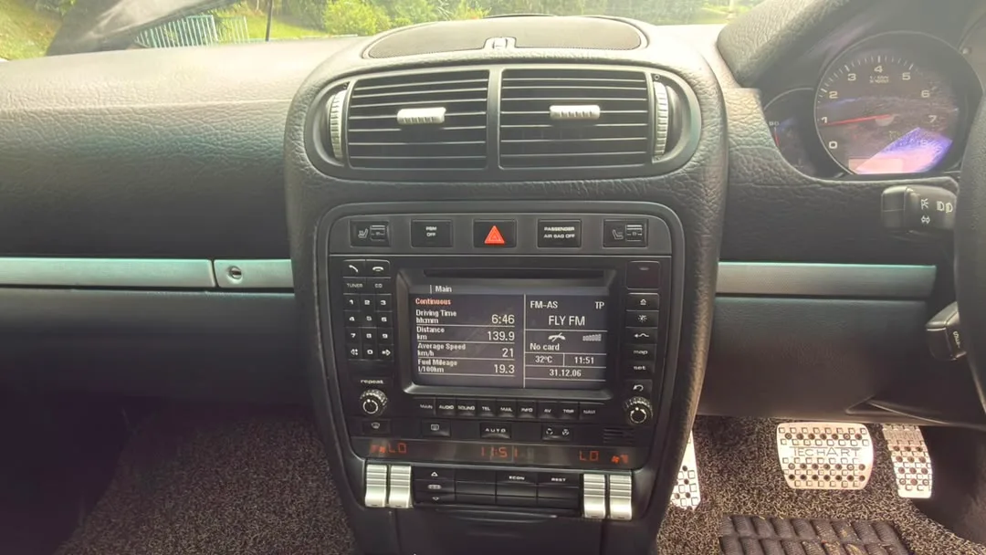 Porsche Cayenne Tiptronic — photo 18 of 25