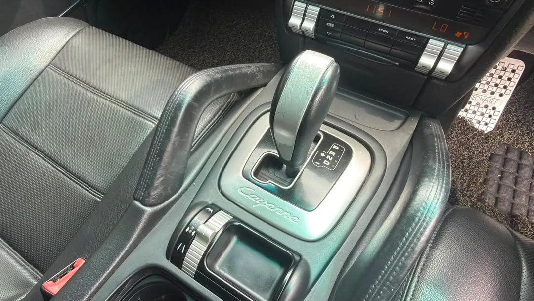 Porsche Cayenne Tiptronic — photo 19 of 25