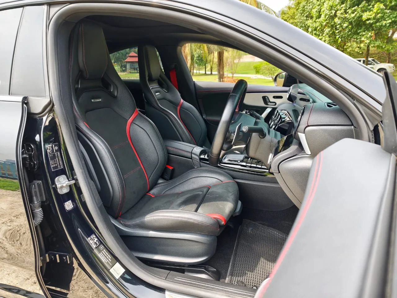 Mercedes-Benz CLA45 S  — photo 29 of 34