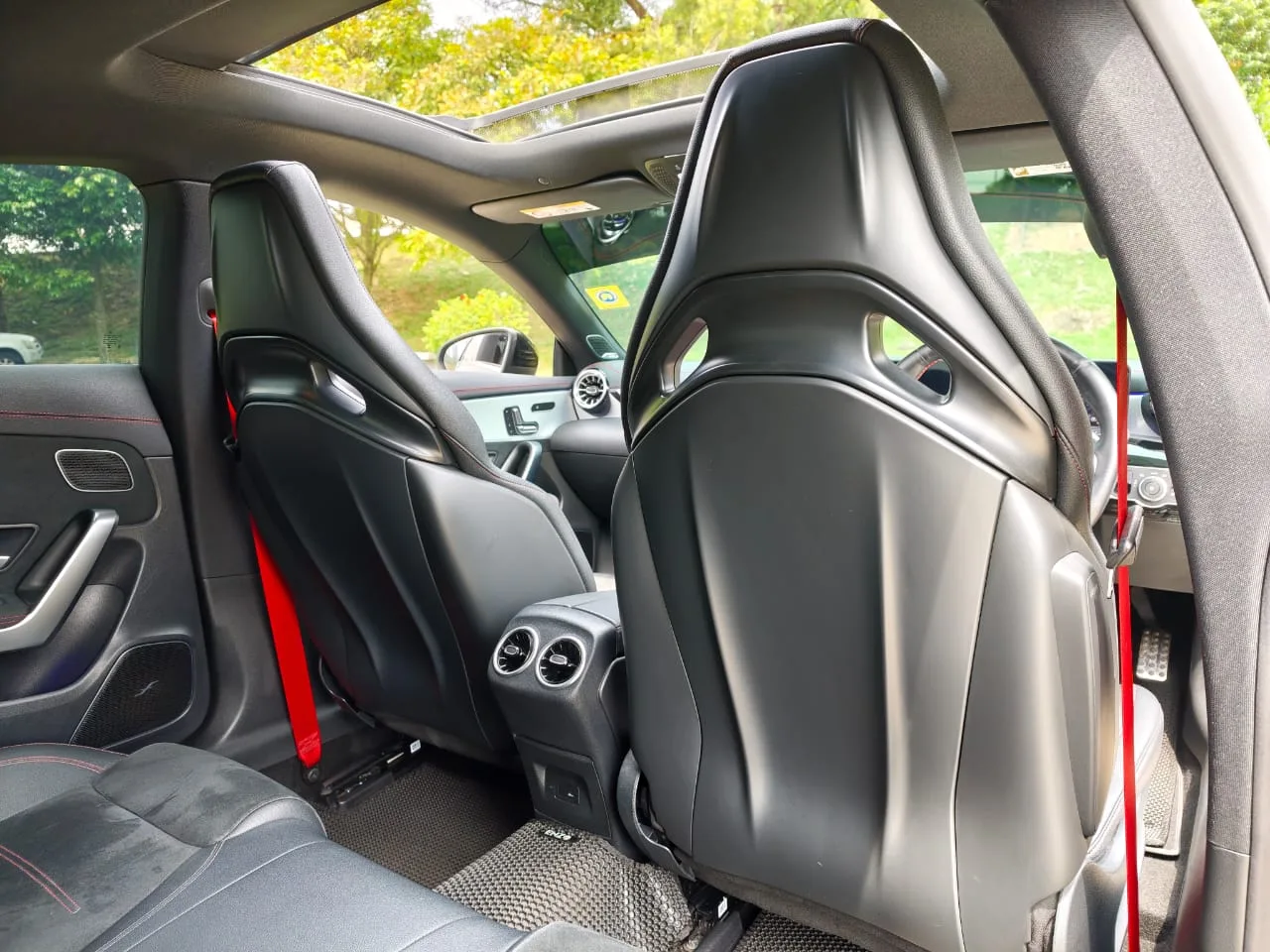 Mercedes-Benz CLA45 S  — photo 32 of 34