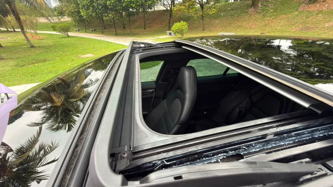 Porsche Panamera Wagon 4s — photo 15 of 31
